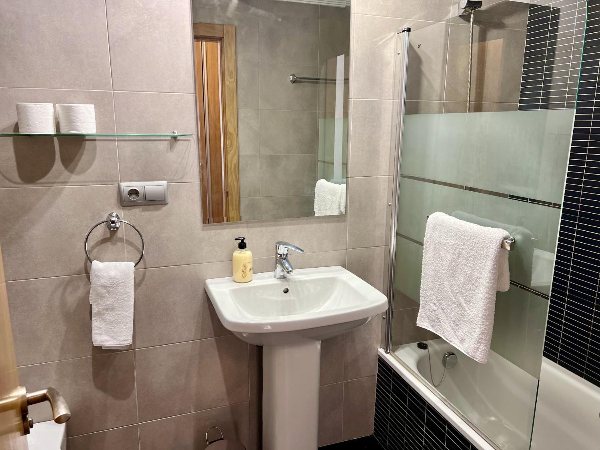 Apartamento Europa Jardin Oviedo Luaran gambar